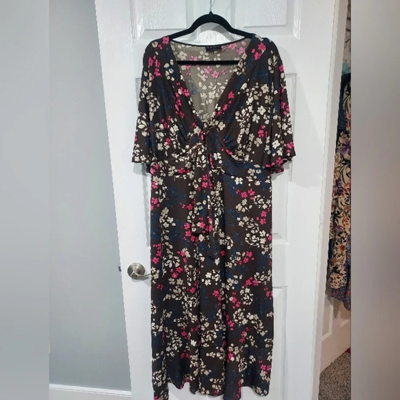 NWOT Lane Bryant Brown Floral Perfect Flutter-Sleeve Puff Print Midi Dress 22/24 - Picture 2 of 12